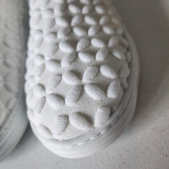 Alaia Knit Sneaker "EUC" - Picture 14 of 16